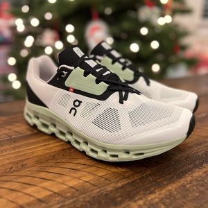 On Running Cloudstratus Men’s Shoes - Size 10 - White/Black